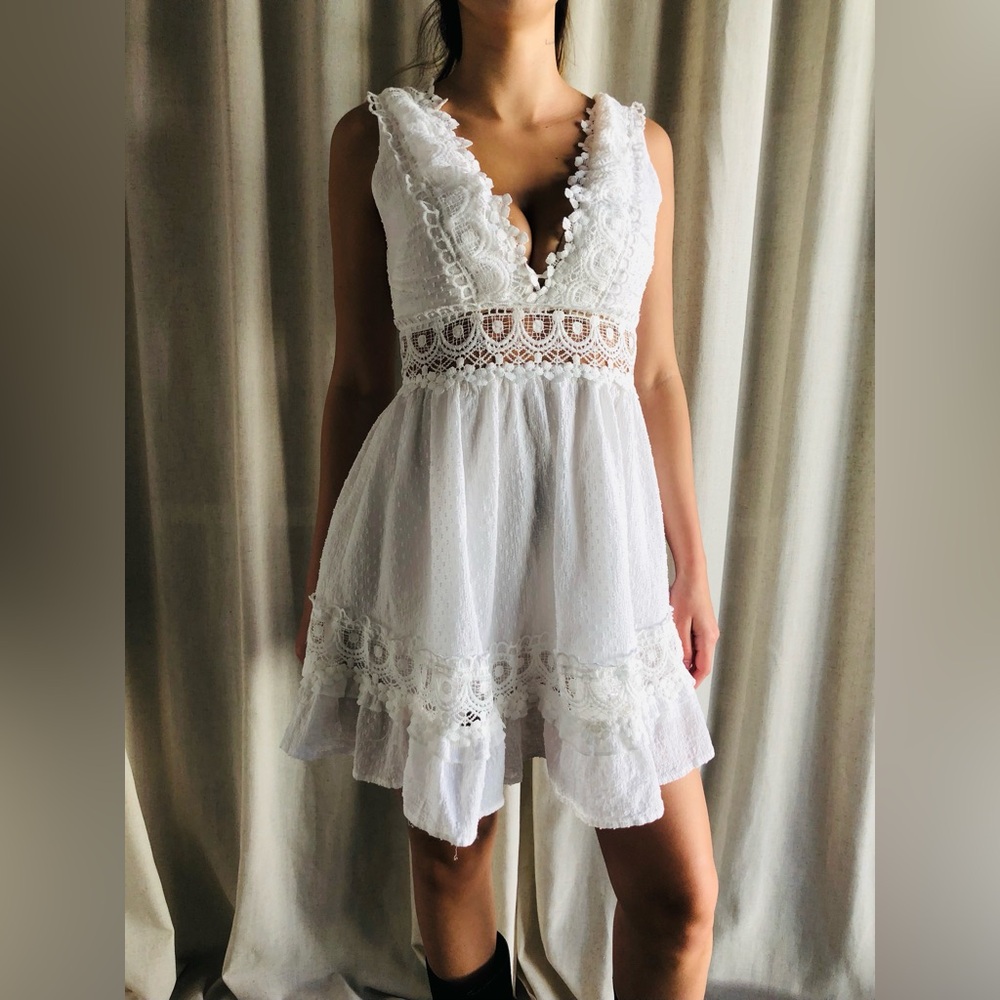 Angel Biba White Lace V-Neck Midi Dress